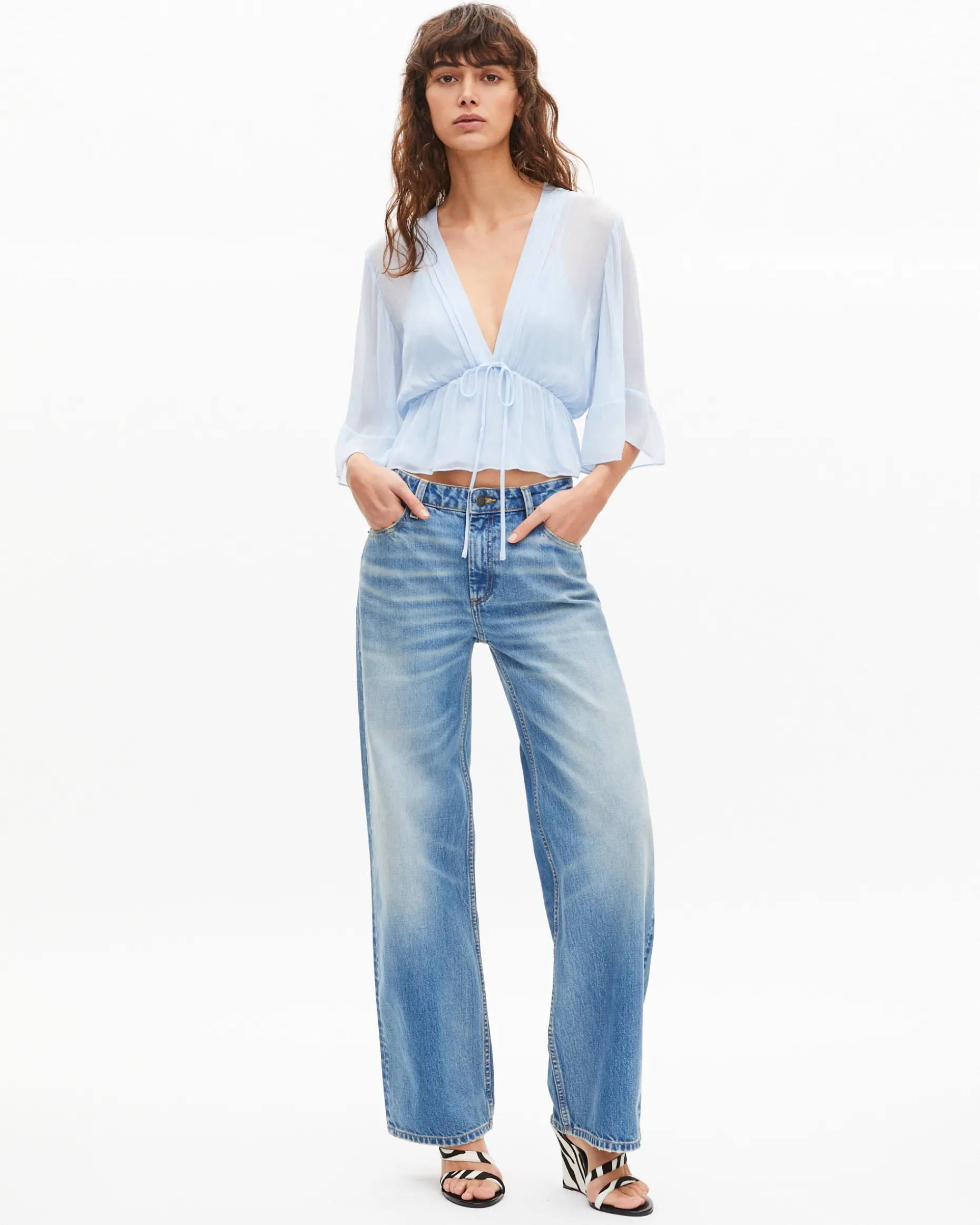 Blouse volantée bleue
