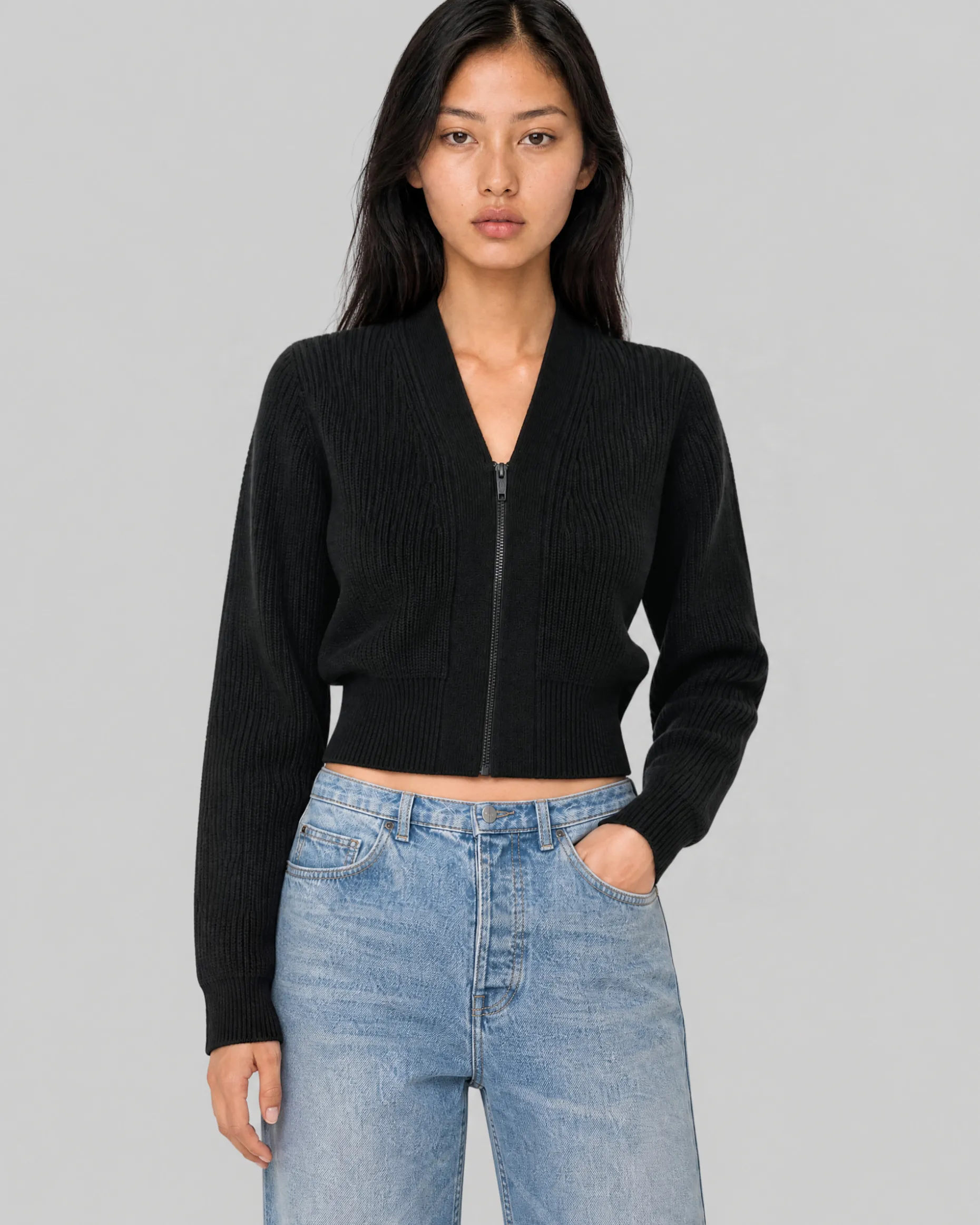 Cardigan court zippé en laine mérinos gris