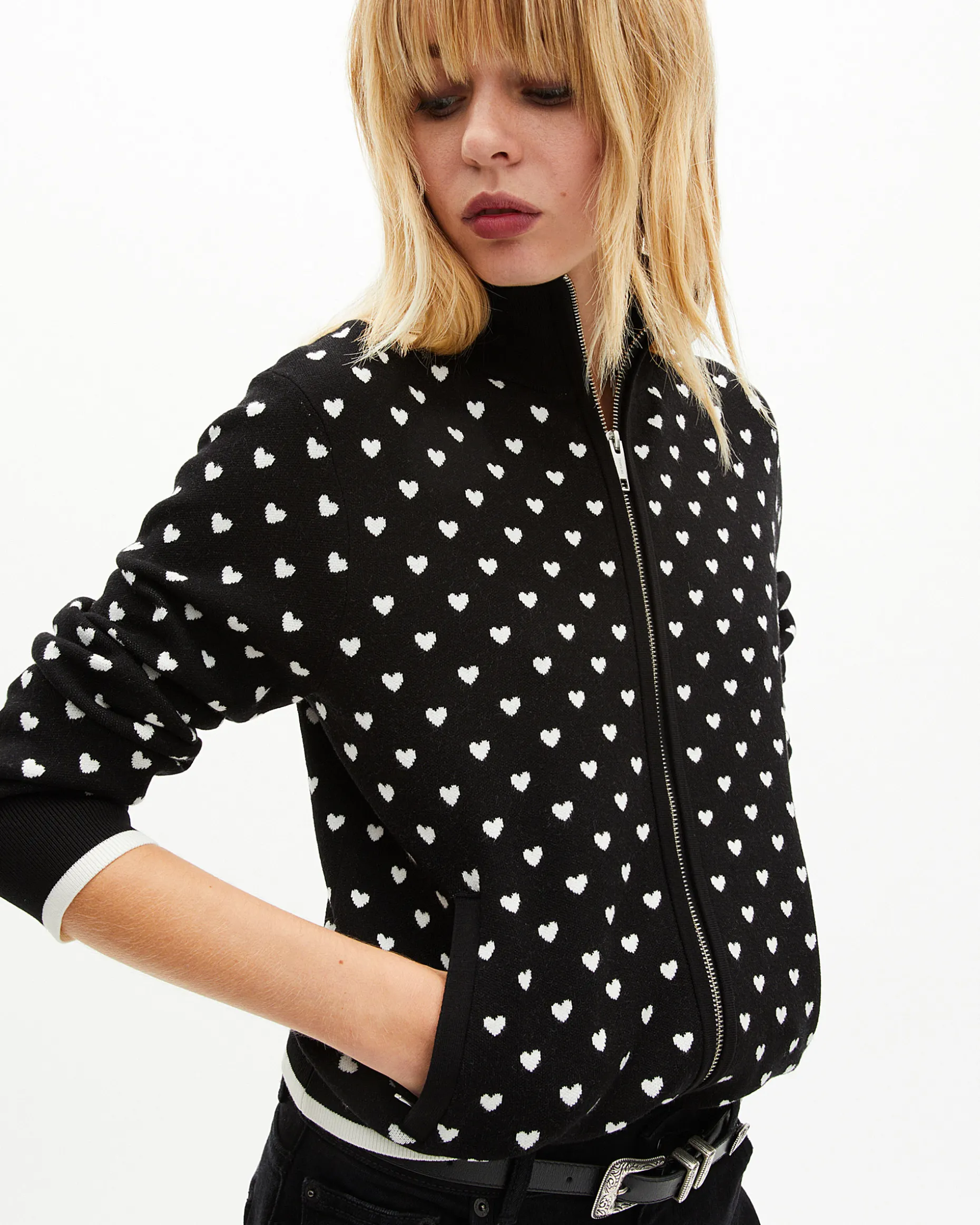 Cardigan zippé imprimé cœurs noir