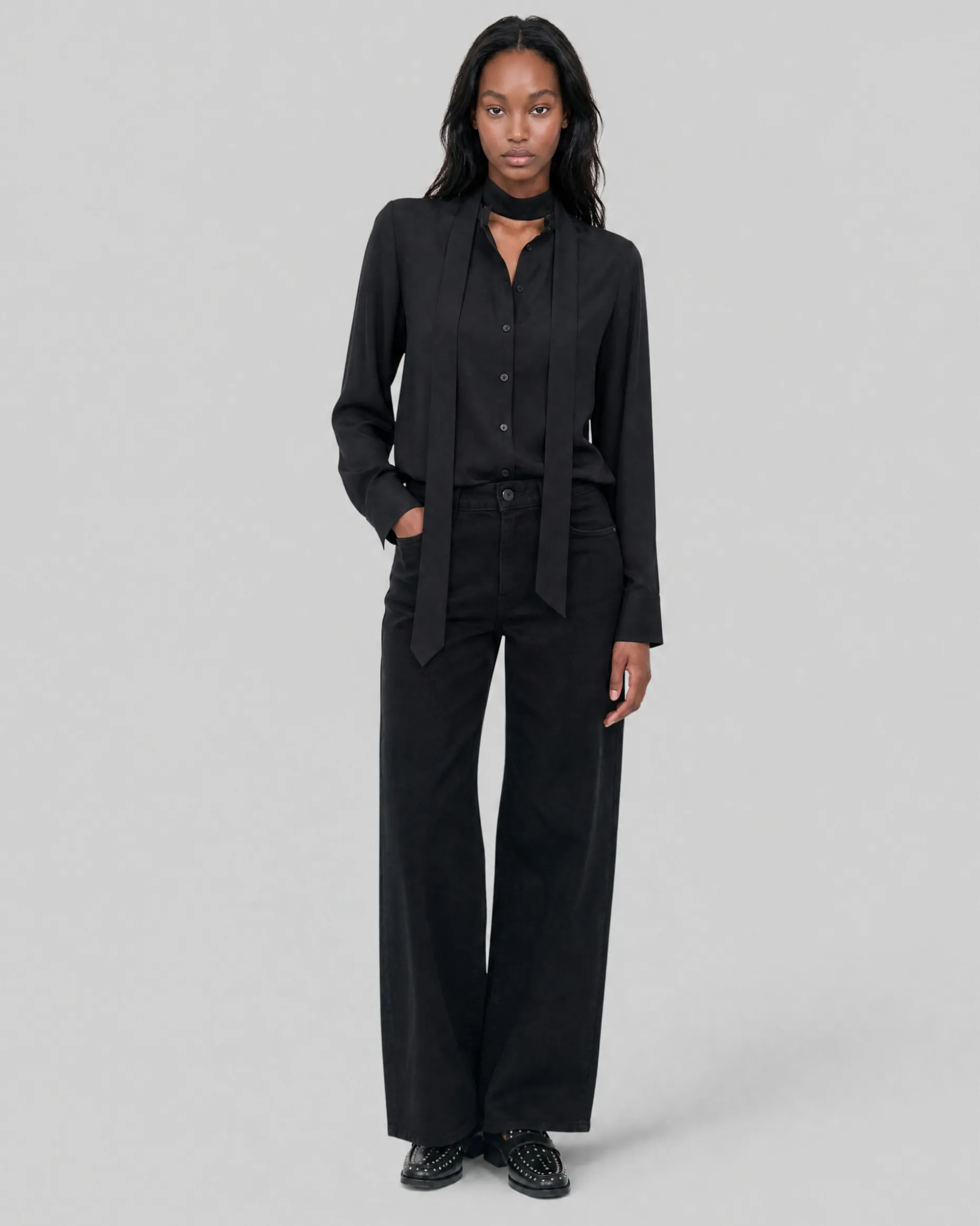 Chemise avec lavallière noire