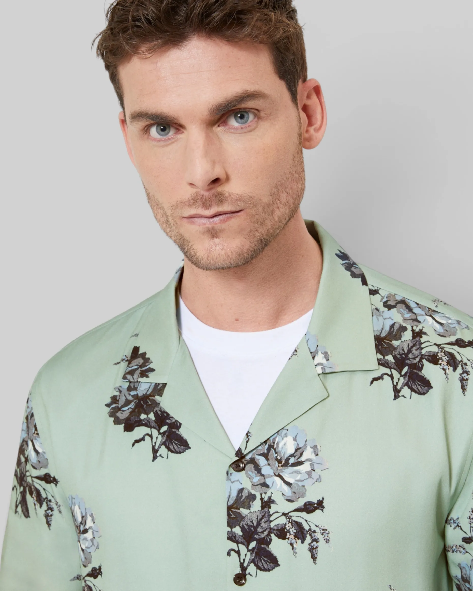 Chemise manches courtes imprimé fleuri verte