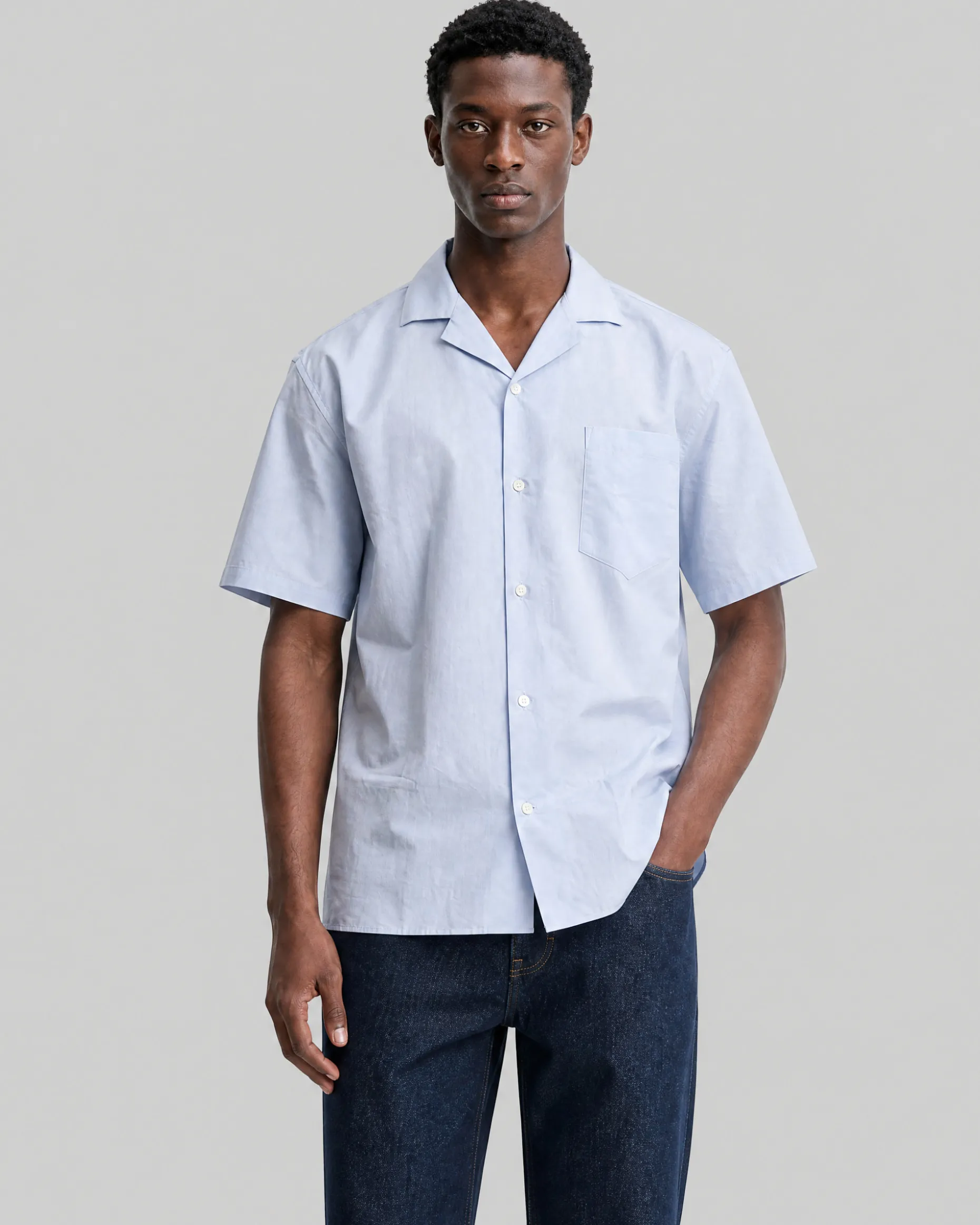 Chemise manches courtes unie bleu clair