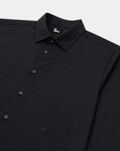 Chemise noire avec broderie
