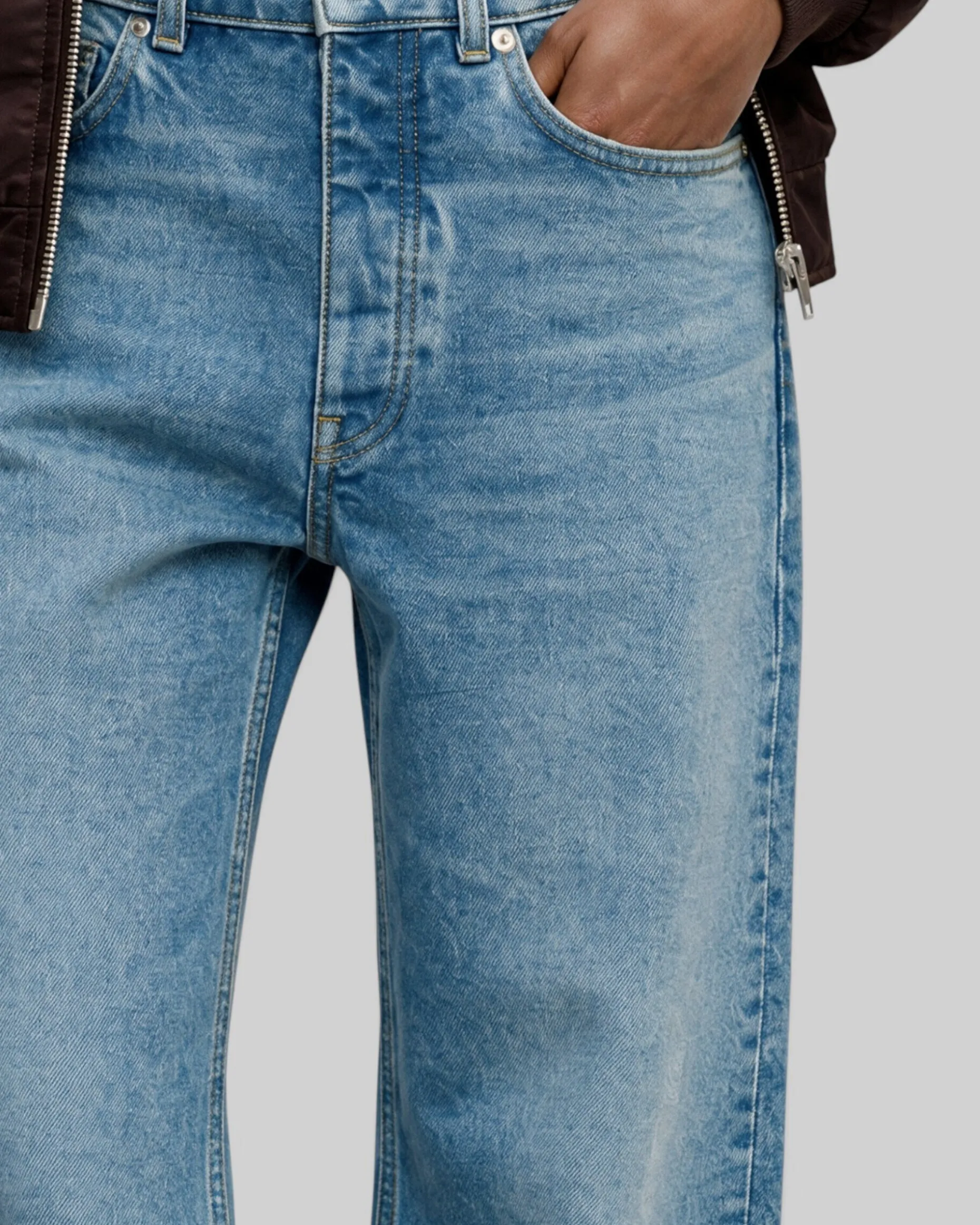 Jean droit bleu clair