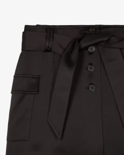 Jupe courte en satin noire