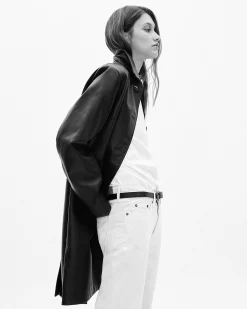 Manteau long en cuir bordeaux