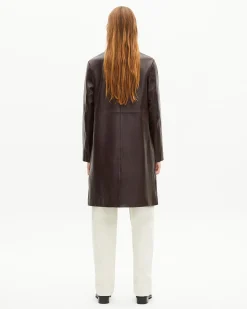 Manteau long en cuir bordeaux
