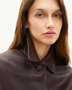 Manteau long en cuir bordeaux