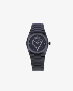 Montre avec coeur noire