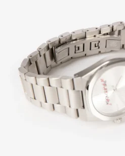 Montre What Is argentée