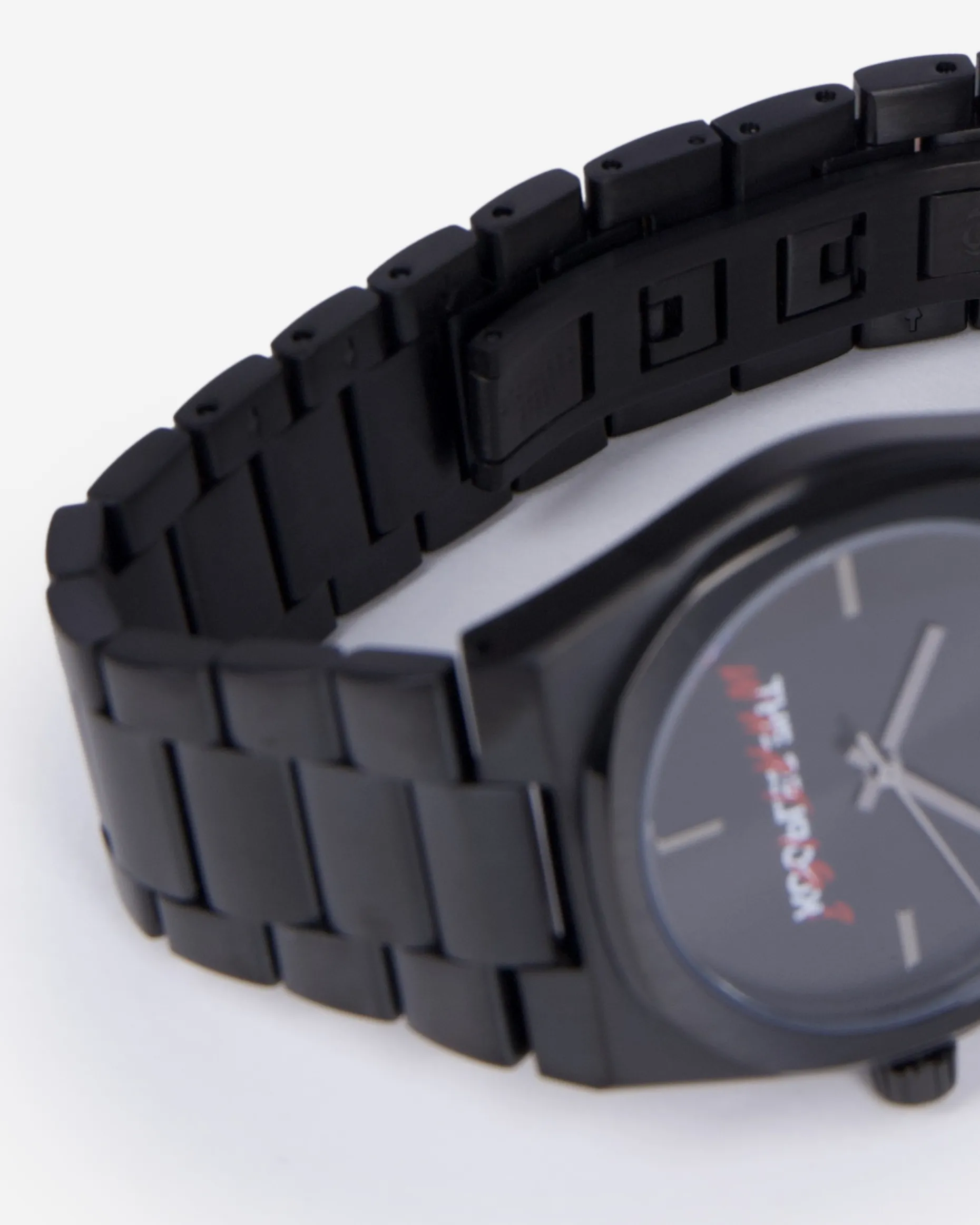 Montre What Is noire
