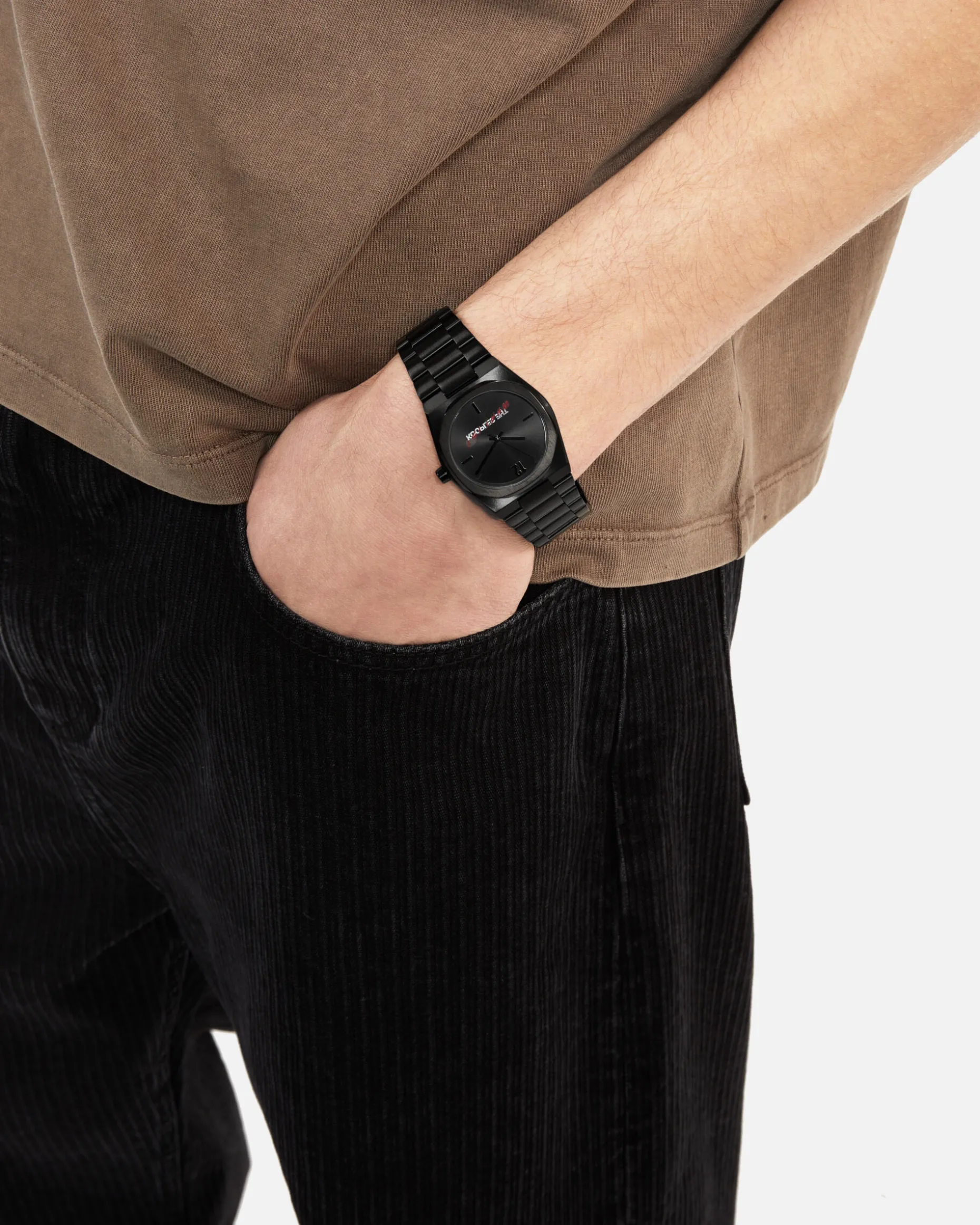 Montre What Is noire