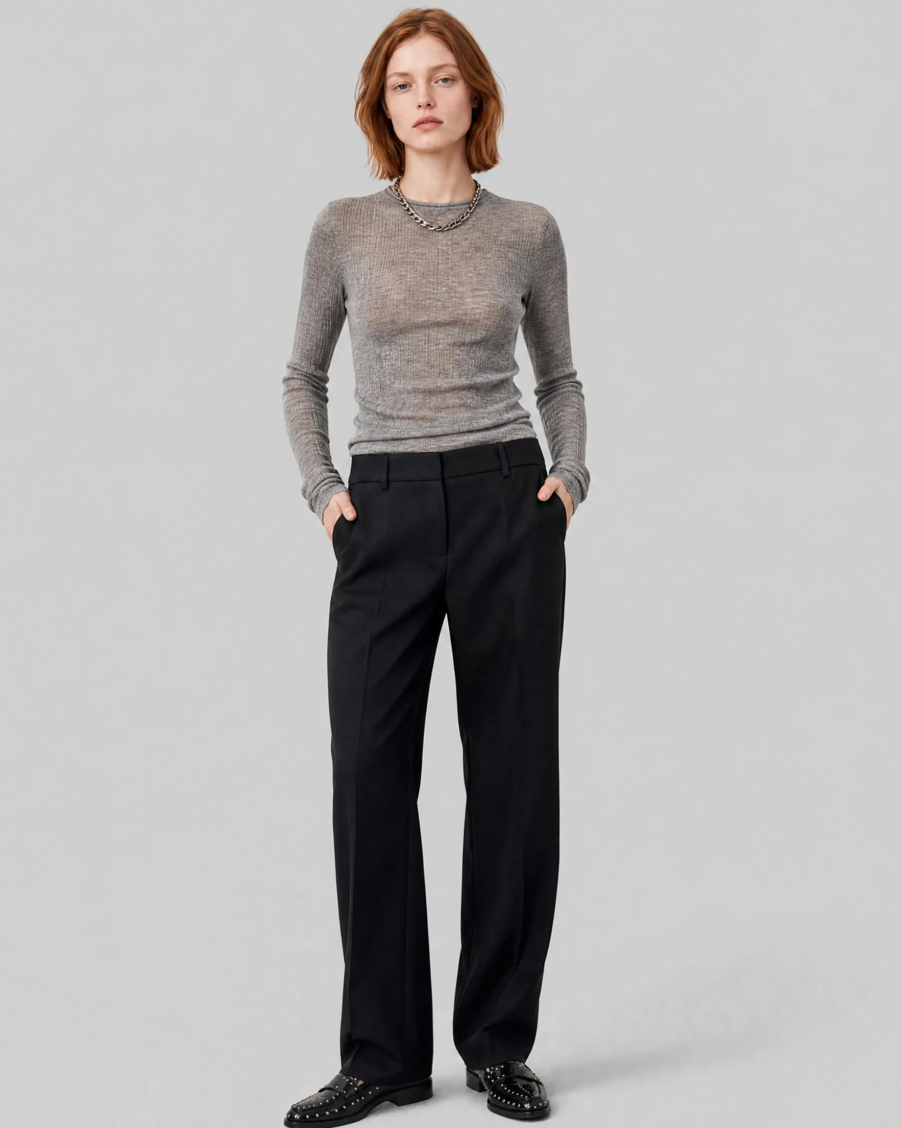 Pantalon de tailleur ajusté en laine noir