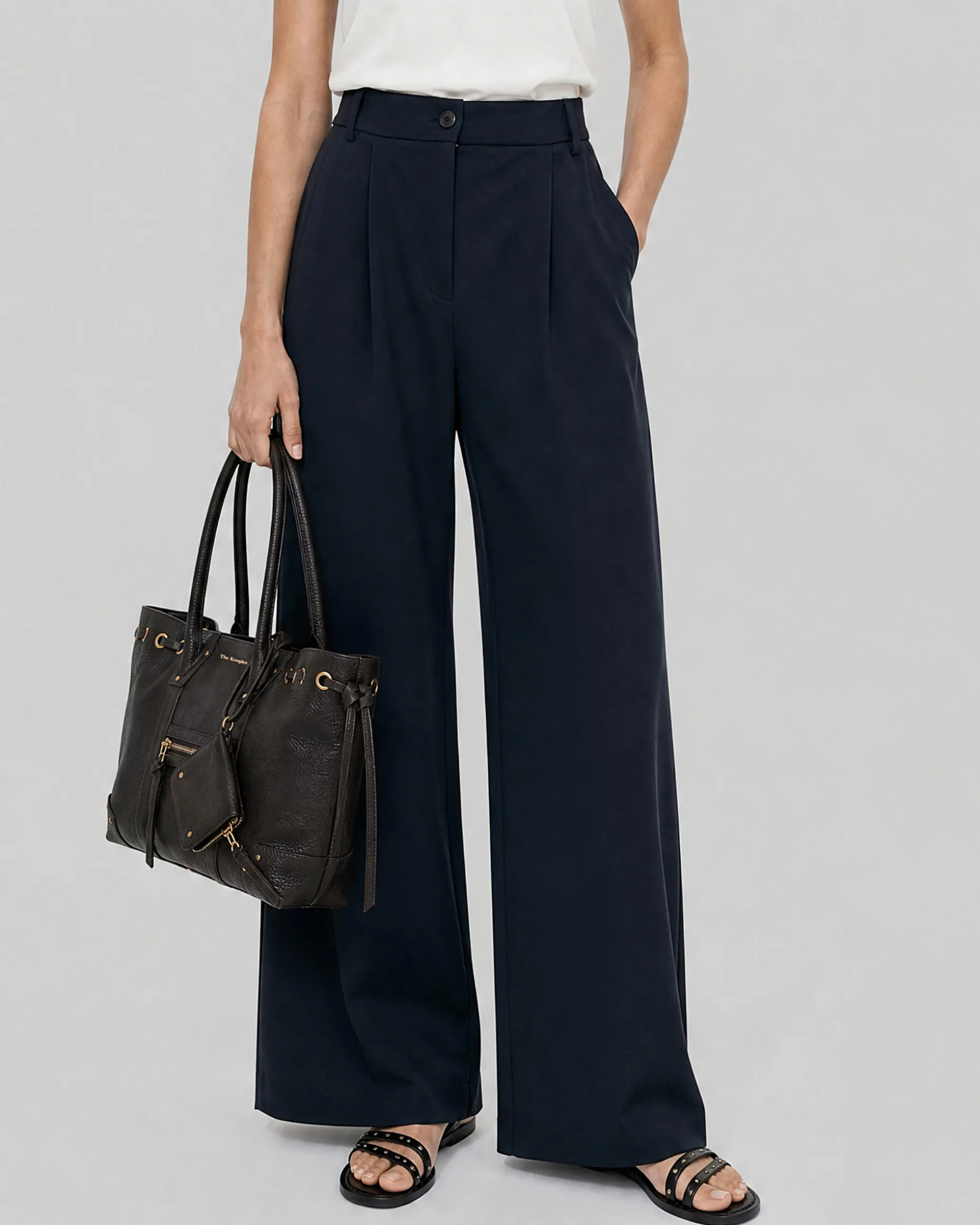 Pantalon de tailleur large en laine mélangée marine