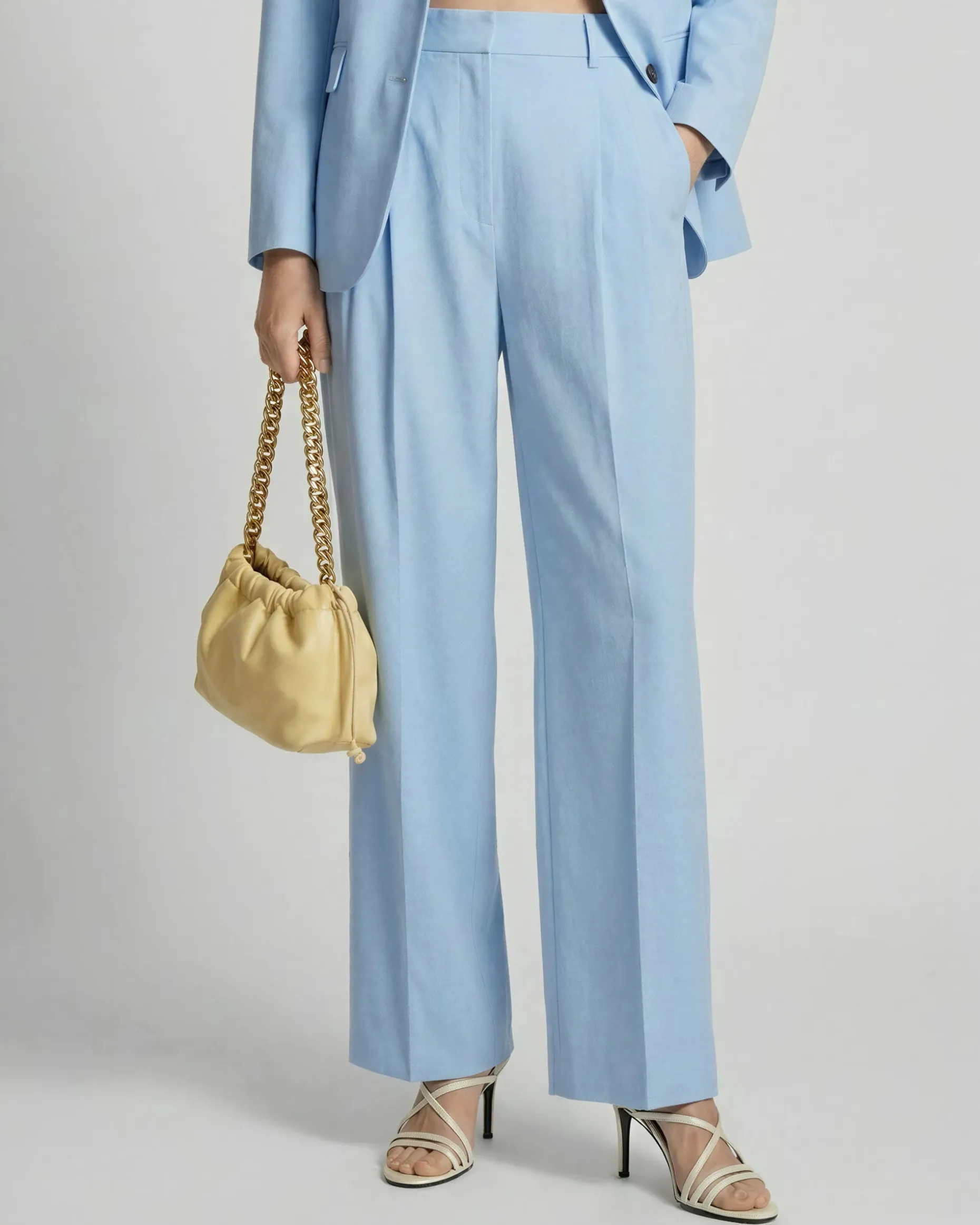 Pantalon de tailleur à pinces large en lin et coton bleu pastel
