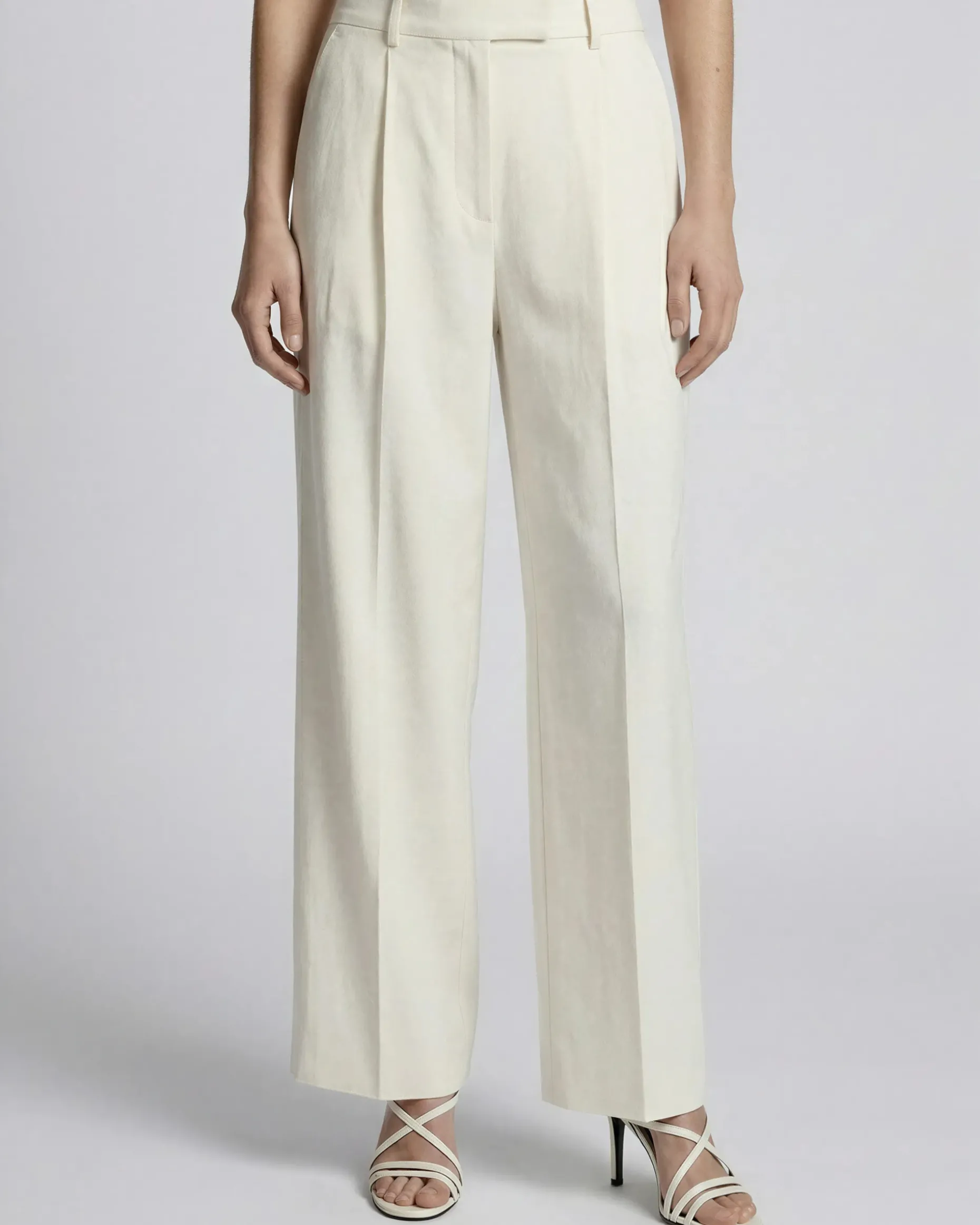 Pantalon de tailleur à pinces large en lin et coton écru
