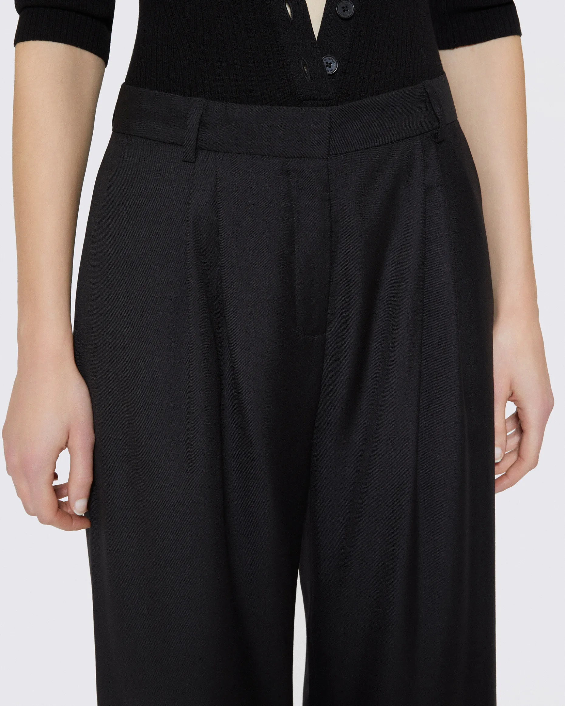 Pantalon tailleur large en laine noir