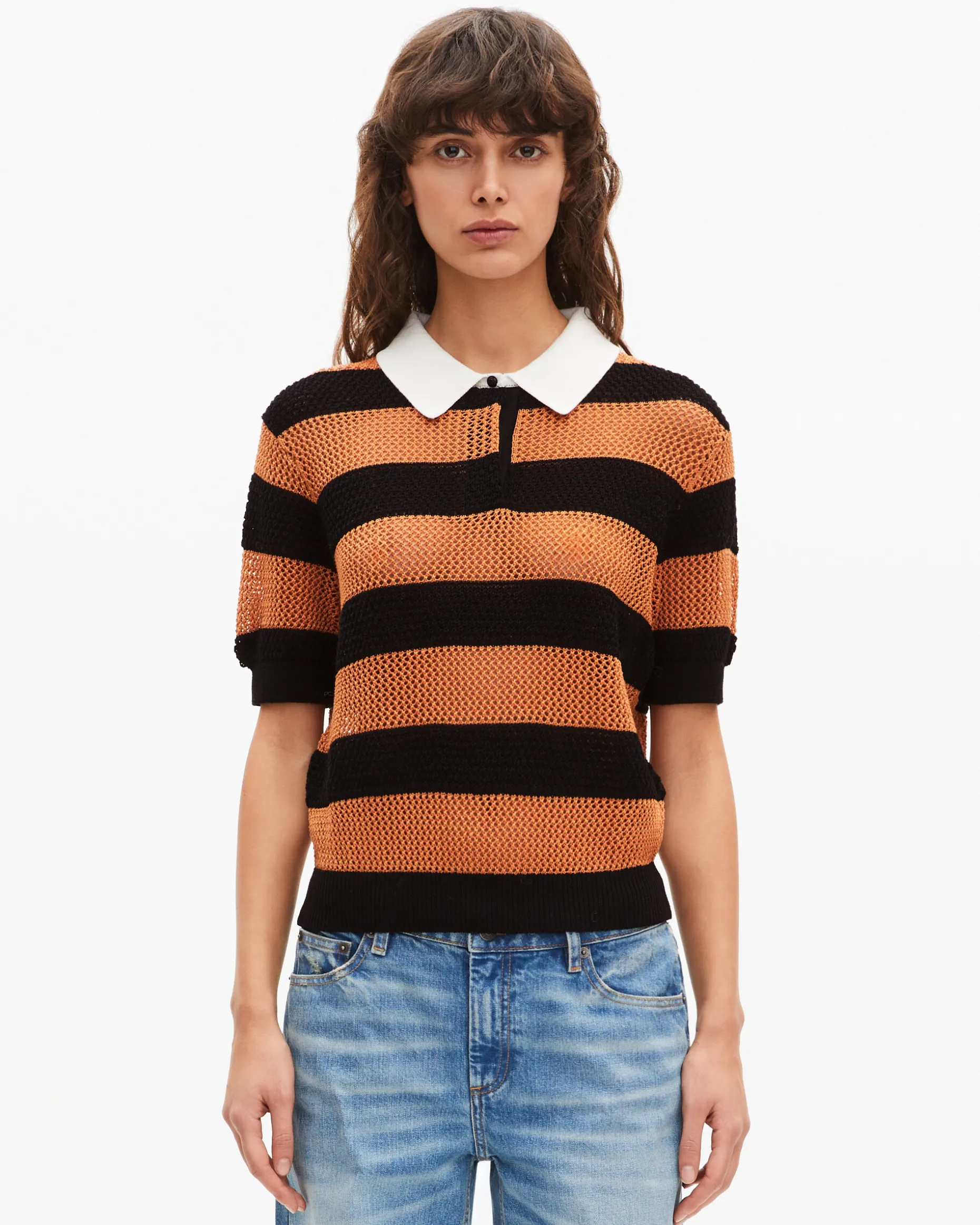 Polo en maille ajourée rayé orange et noir