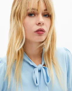 Pull col lavallière en coton mélangé bleu