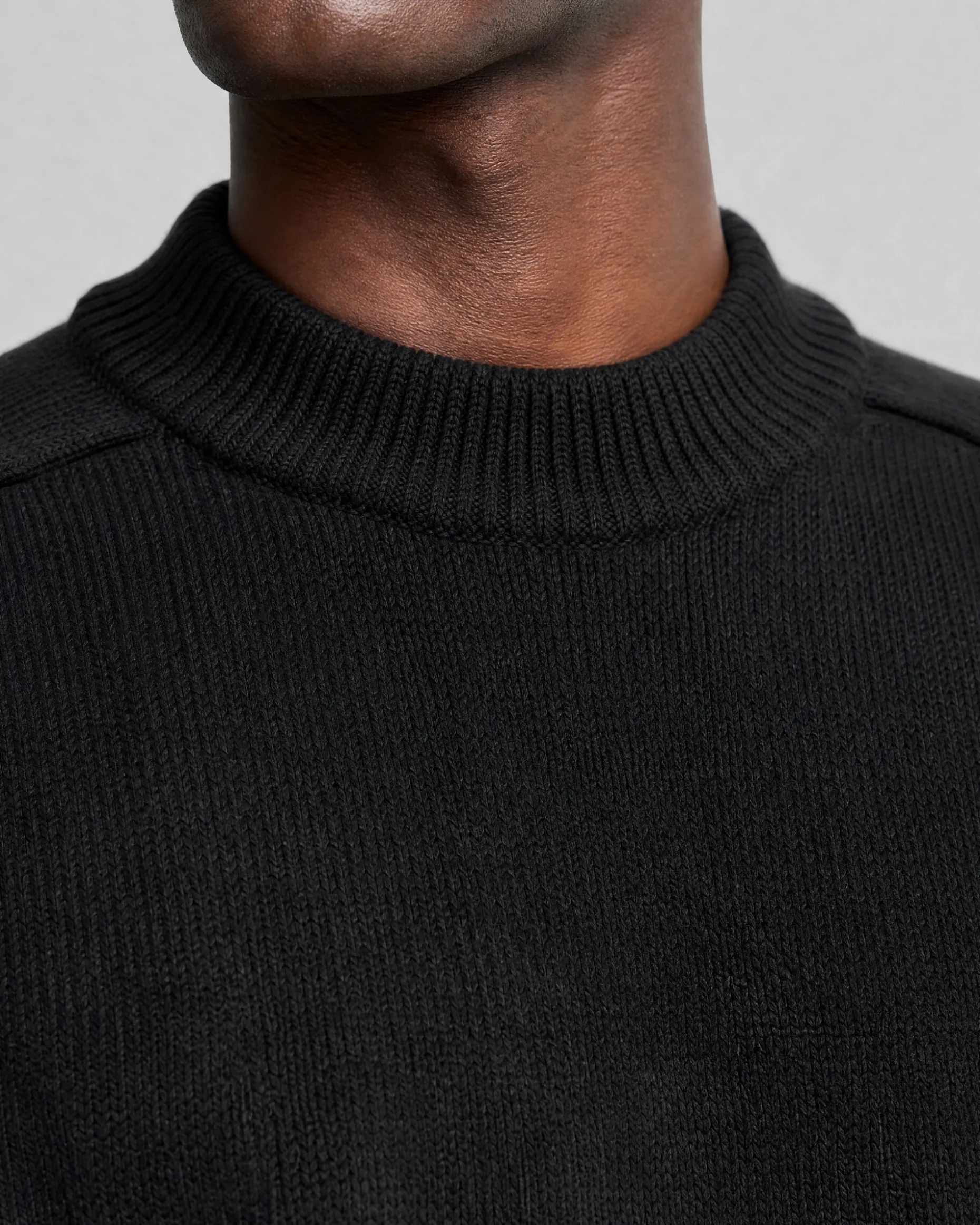 Pull col rond en laine noir