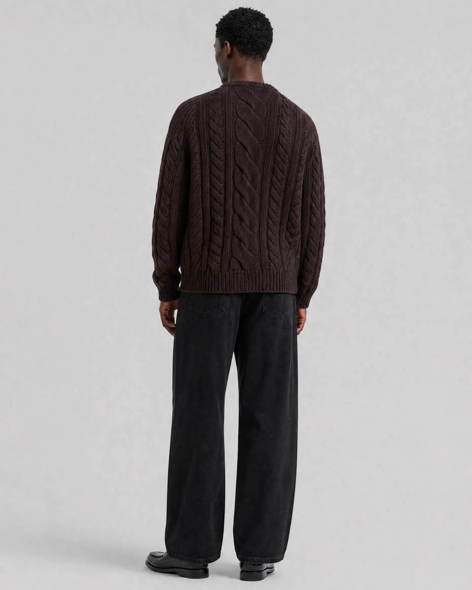 Pull col rond torsadé en laine marron