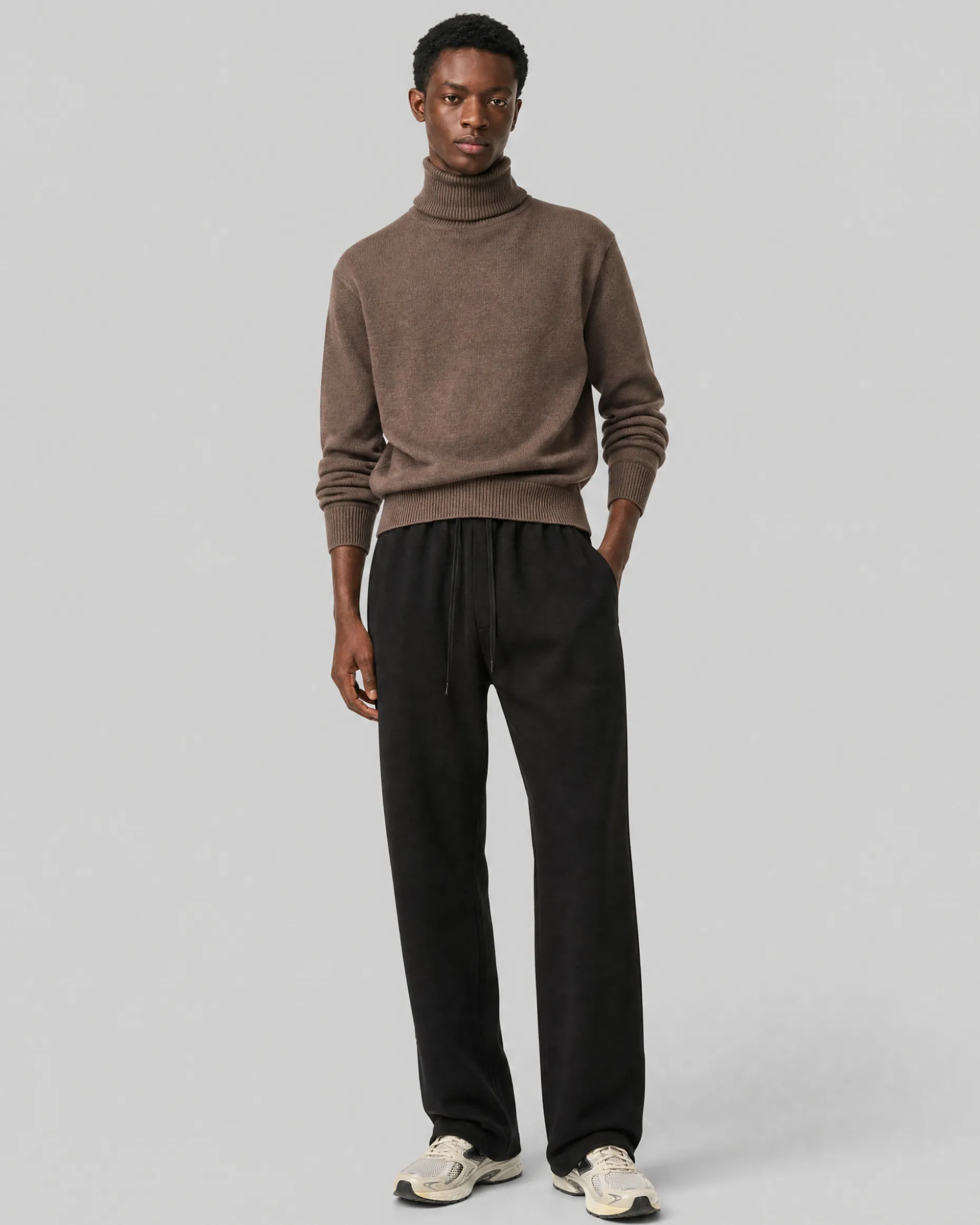Pull col roulé en laine marron