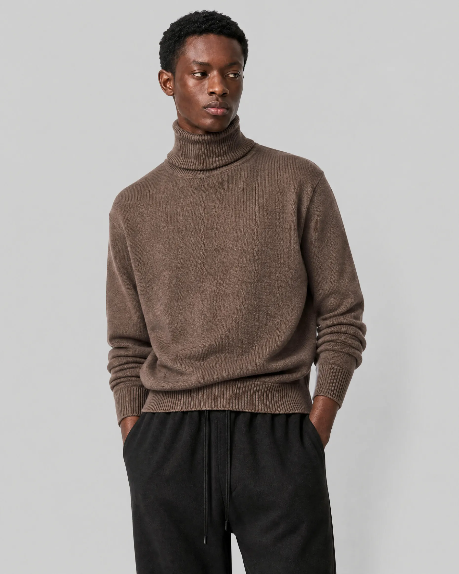 Pull col roulé en laine marron