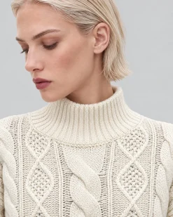 Pull en maille torsadée laine mérinos écru