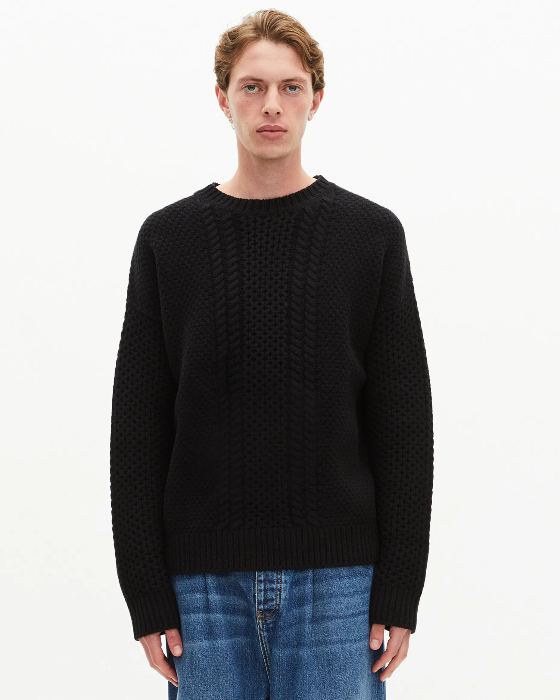 Pull torsadé en laine noir