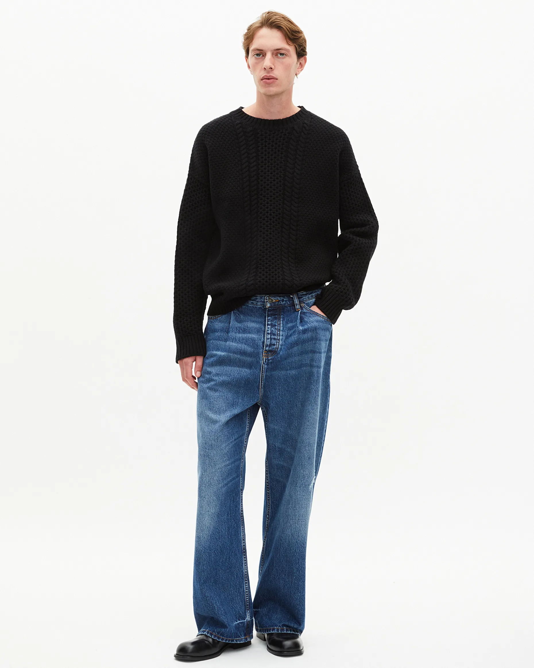 Pull torsadé en laine noir