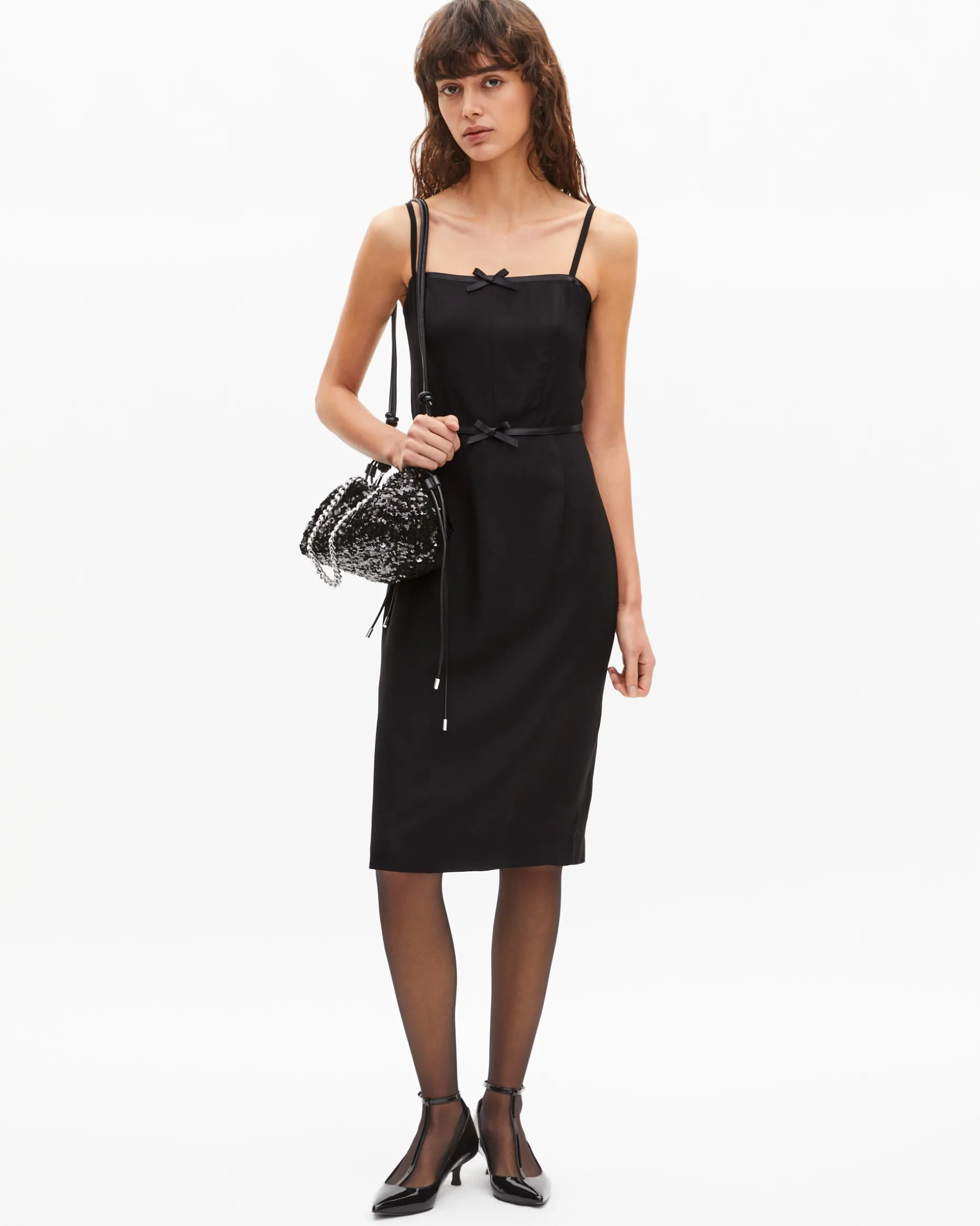 Robe courte avec détails de nœuds noire