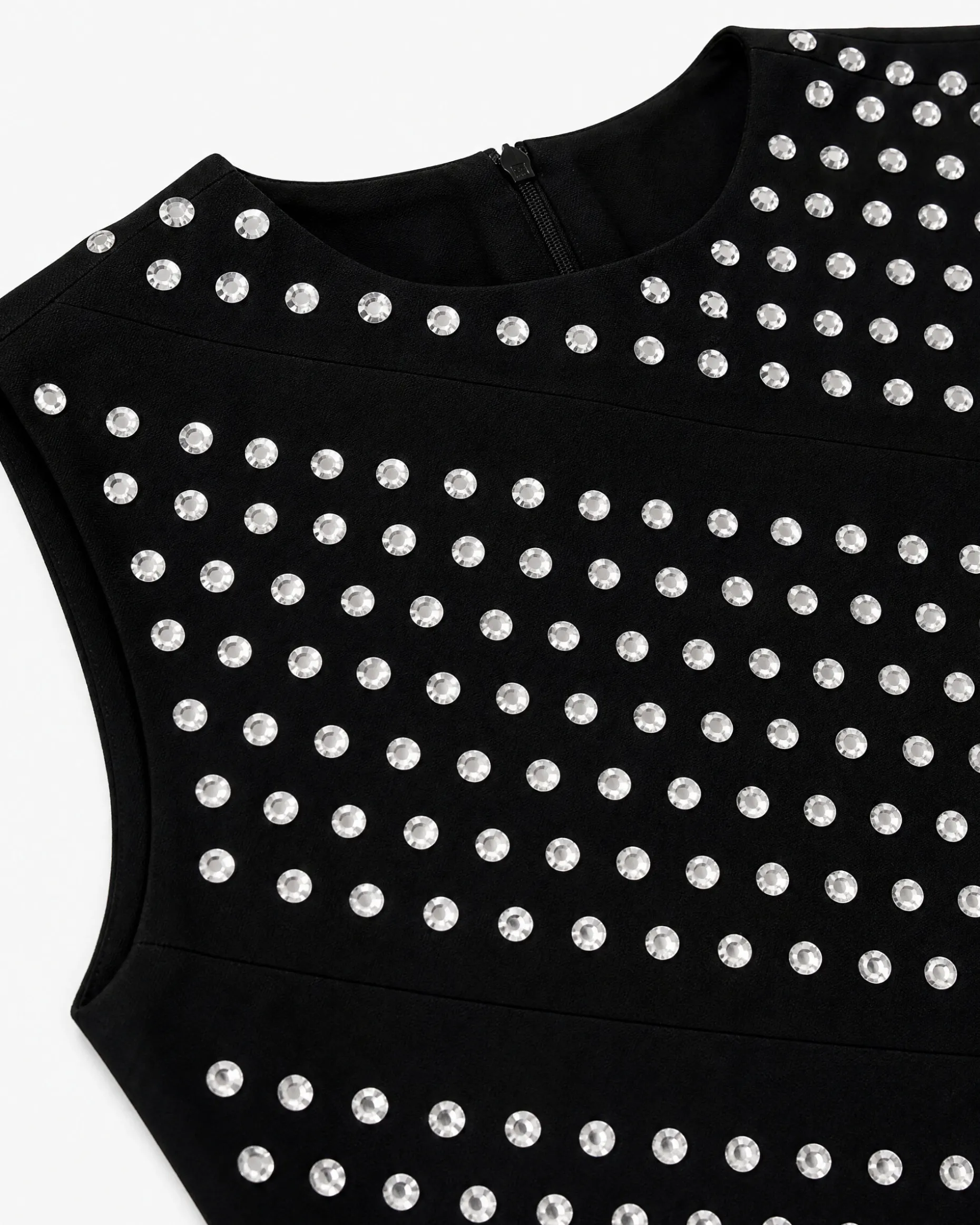 Robe courte cloutée noire