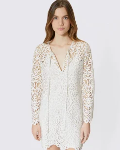 Robe courte en dentelle blanche