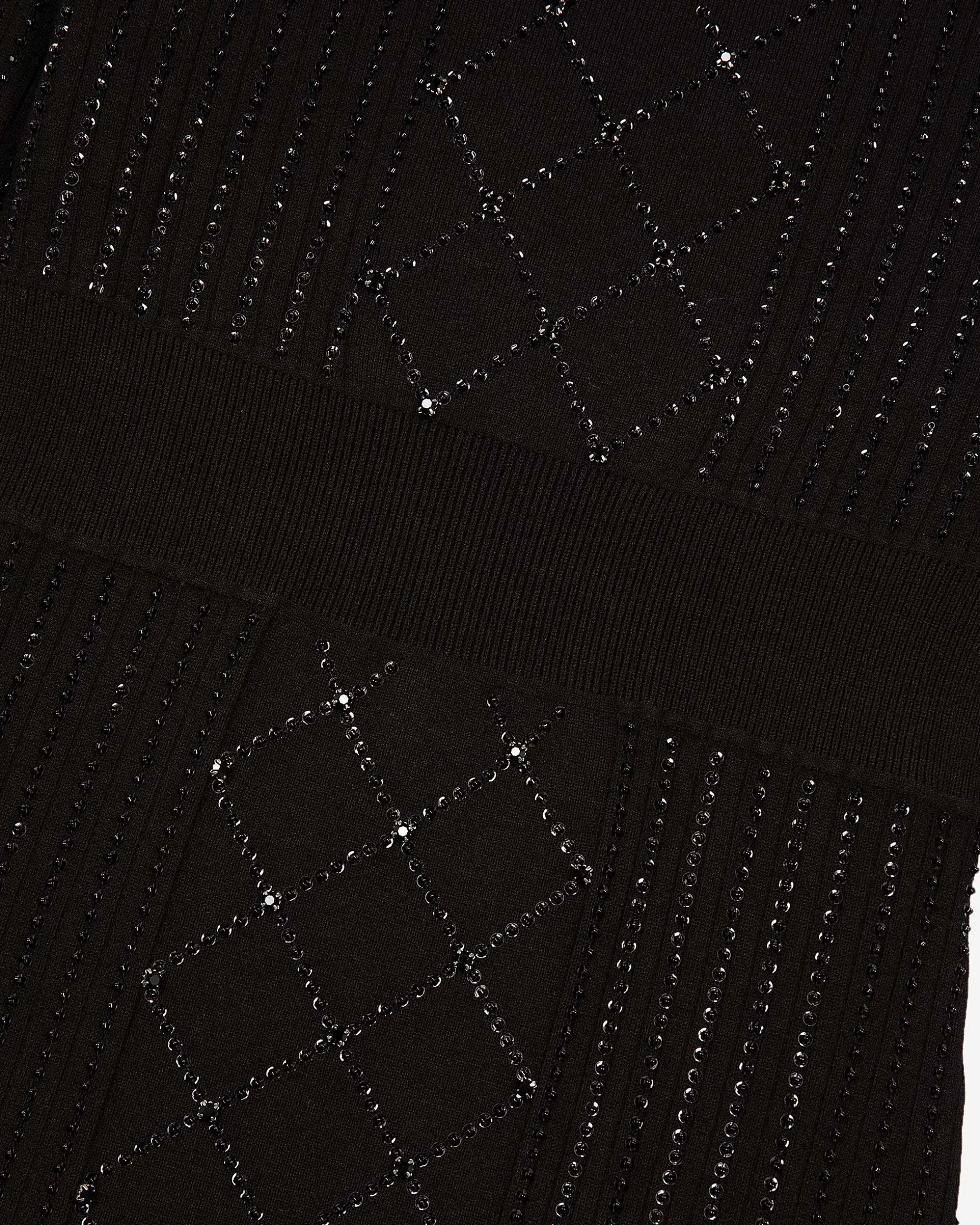 Robe courte en maille avec strass et perles noire