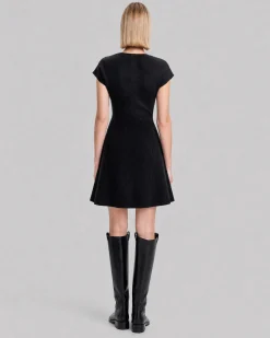Robe courte en maille noire