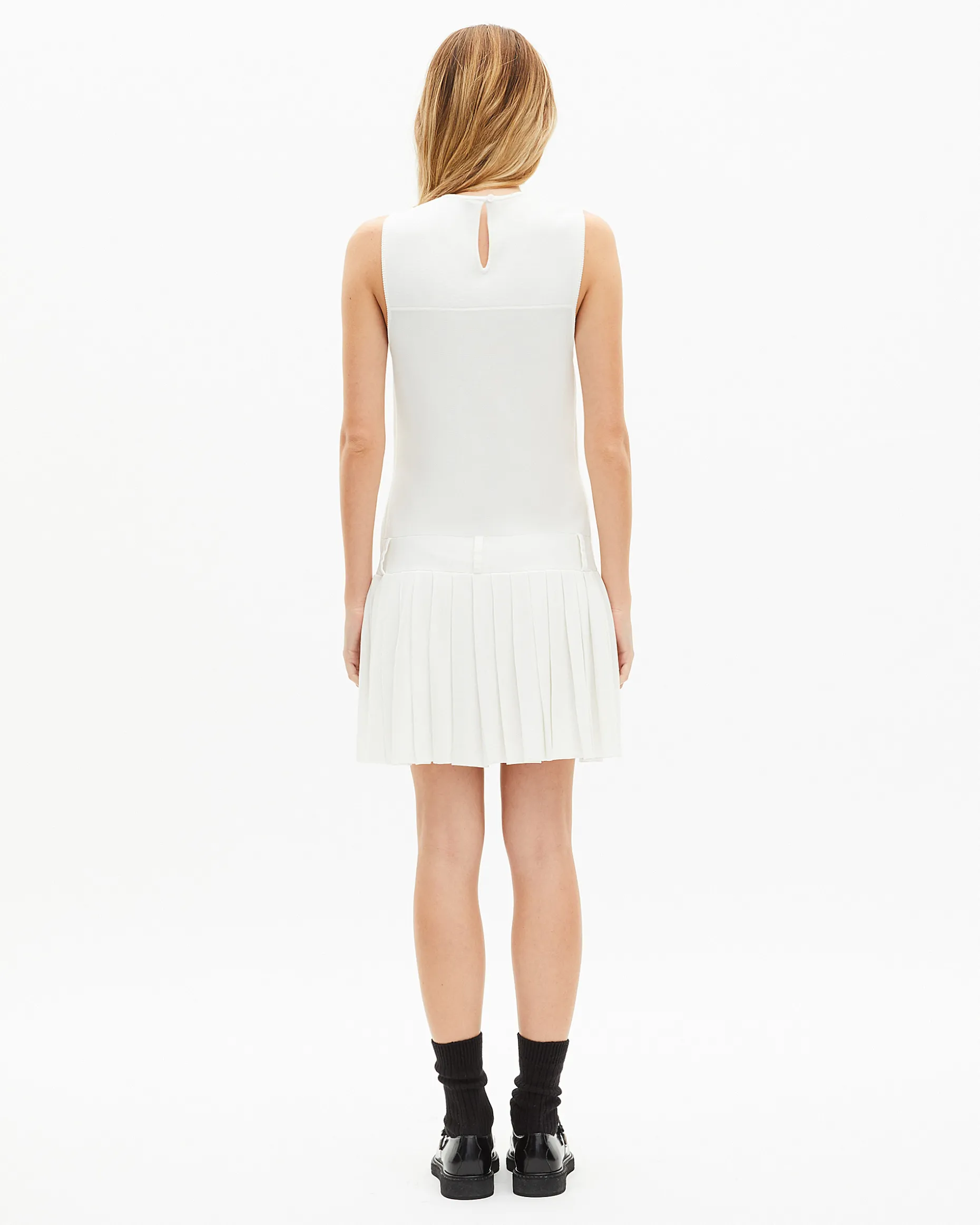 Robe courte en maille plissée écrue
