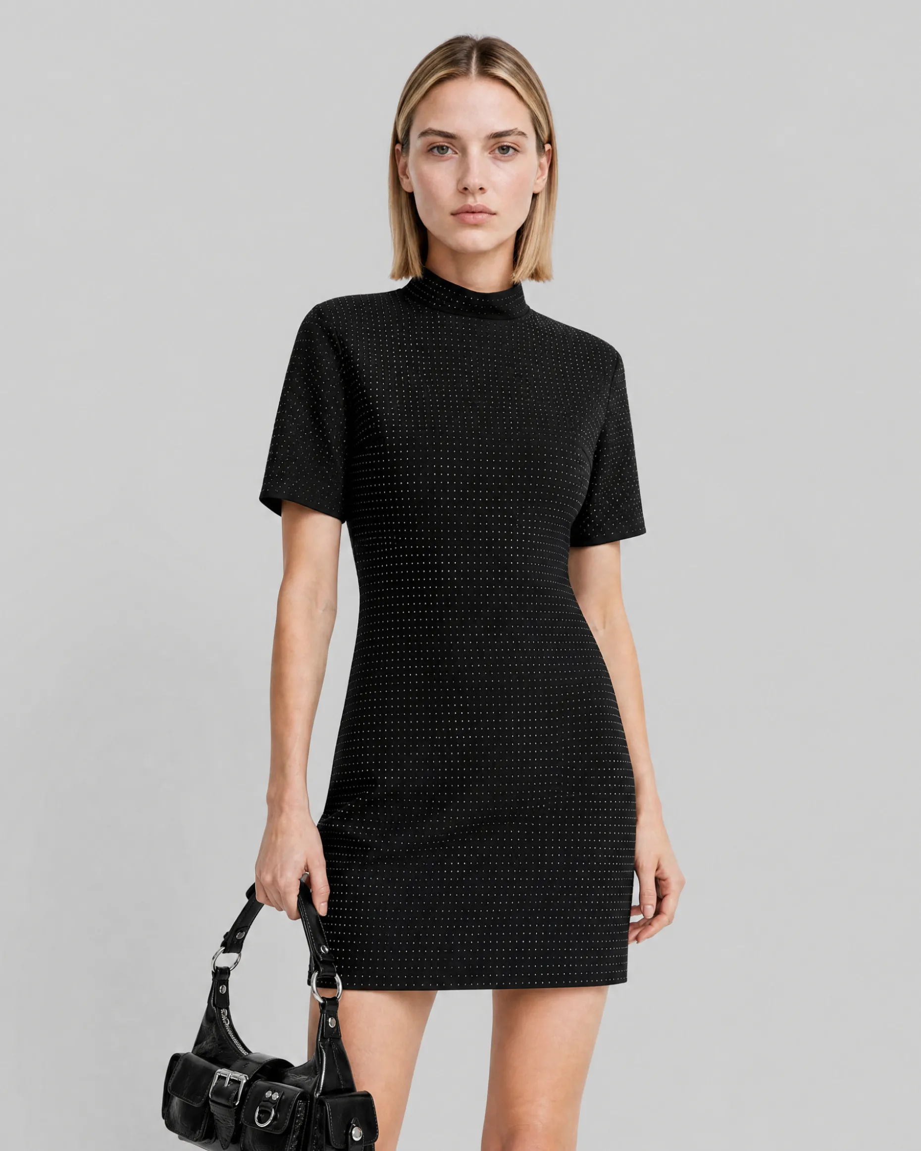 Robe courte strassée noire