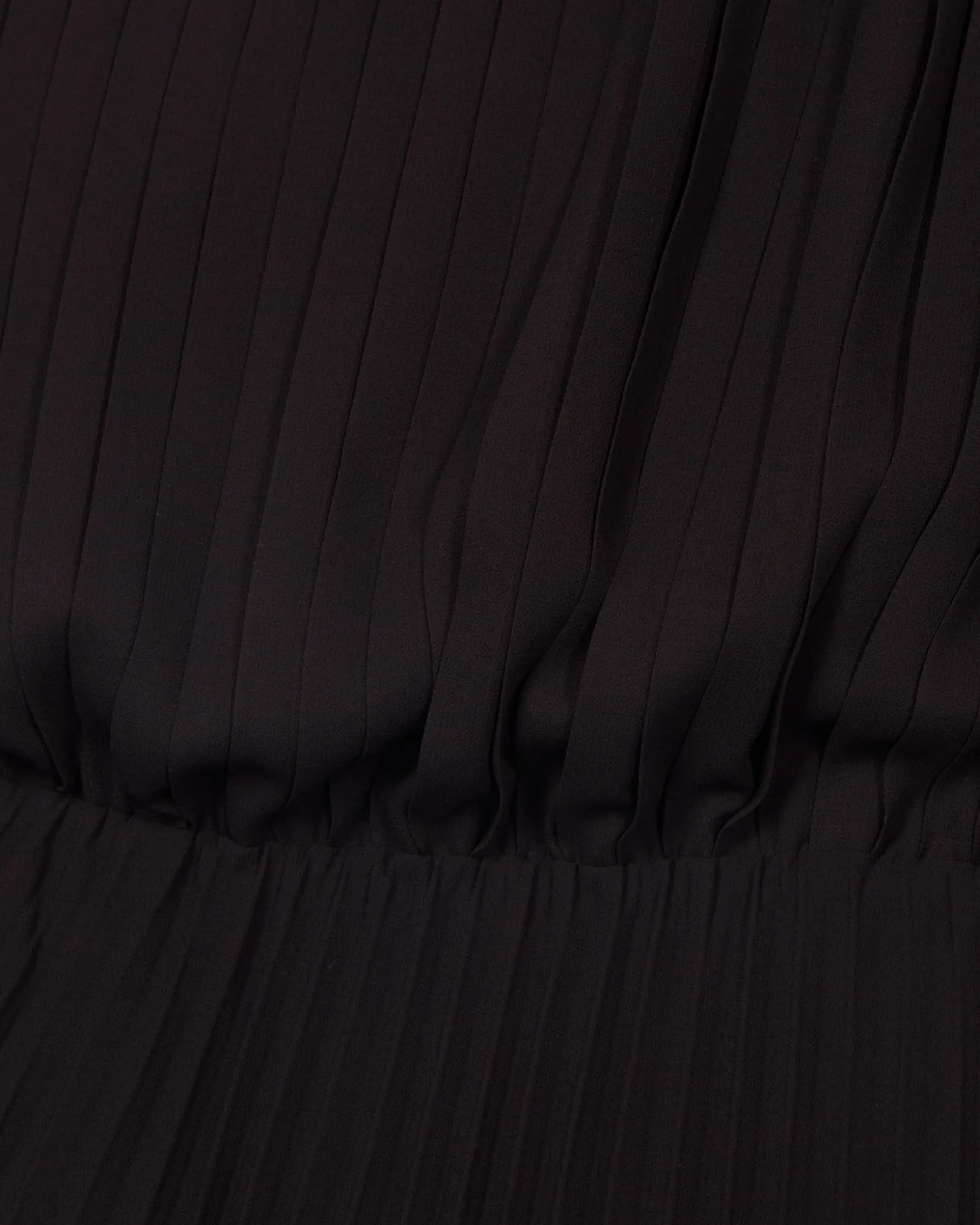 Robe longue asymétrique plissée noire