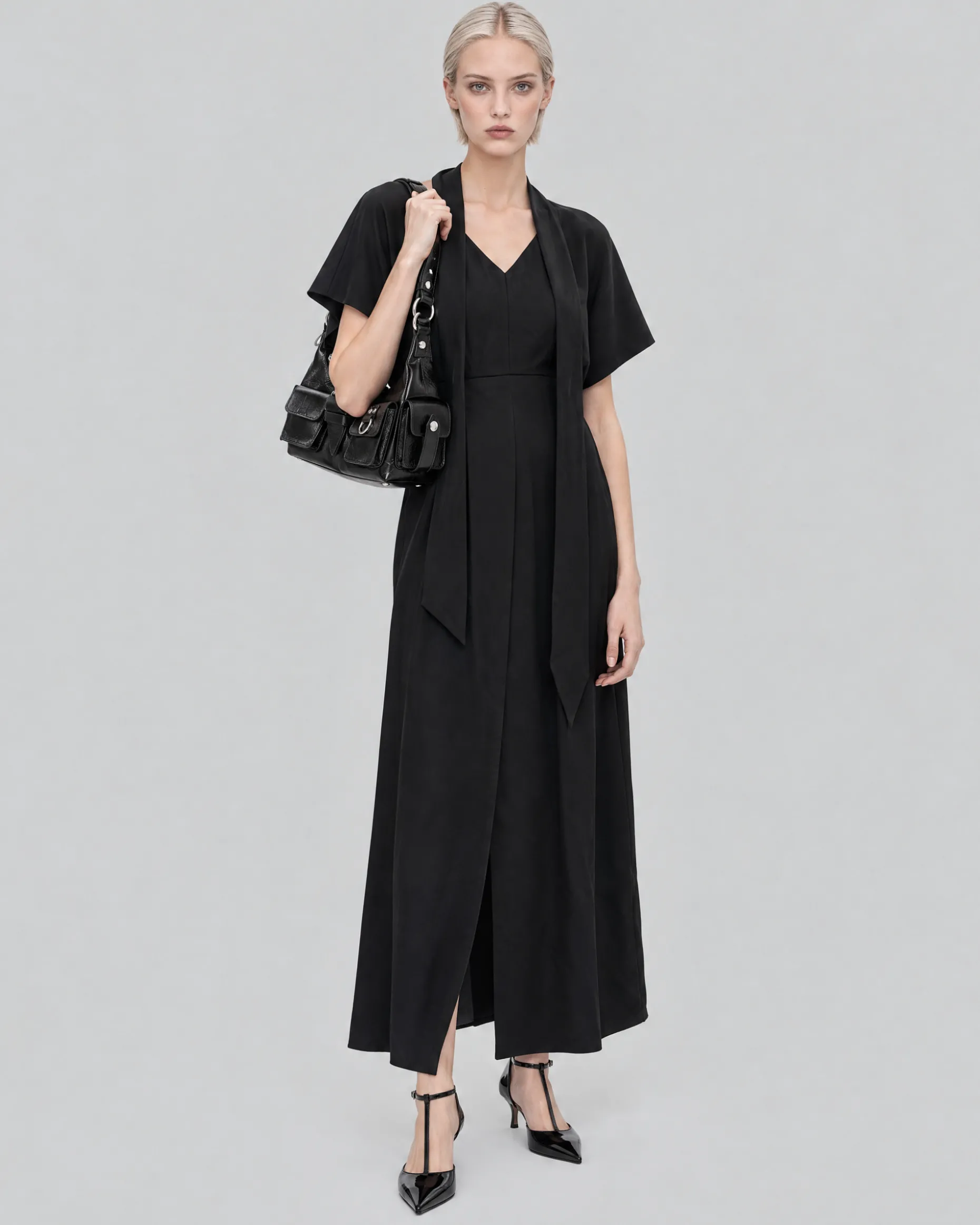 Robe longue col lavallière en satin marron