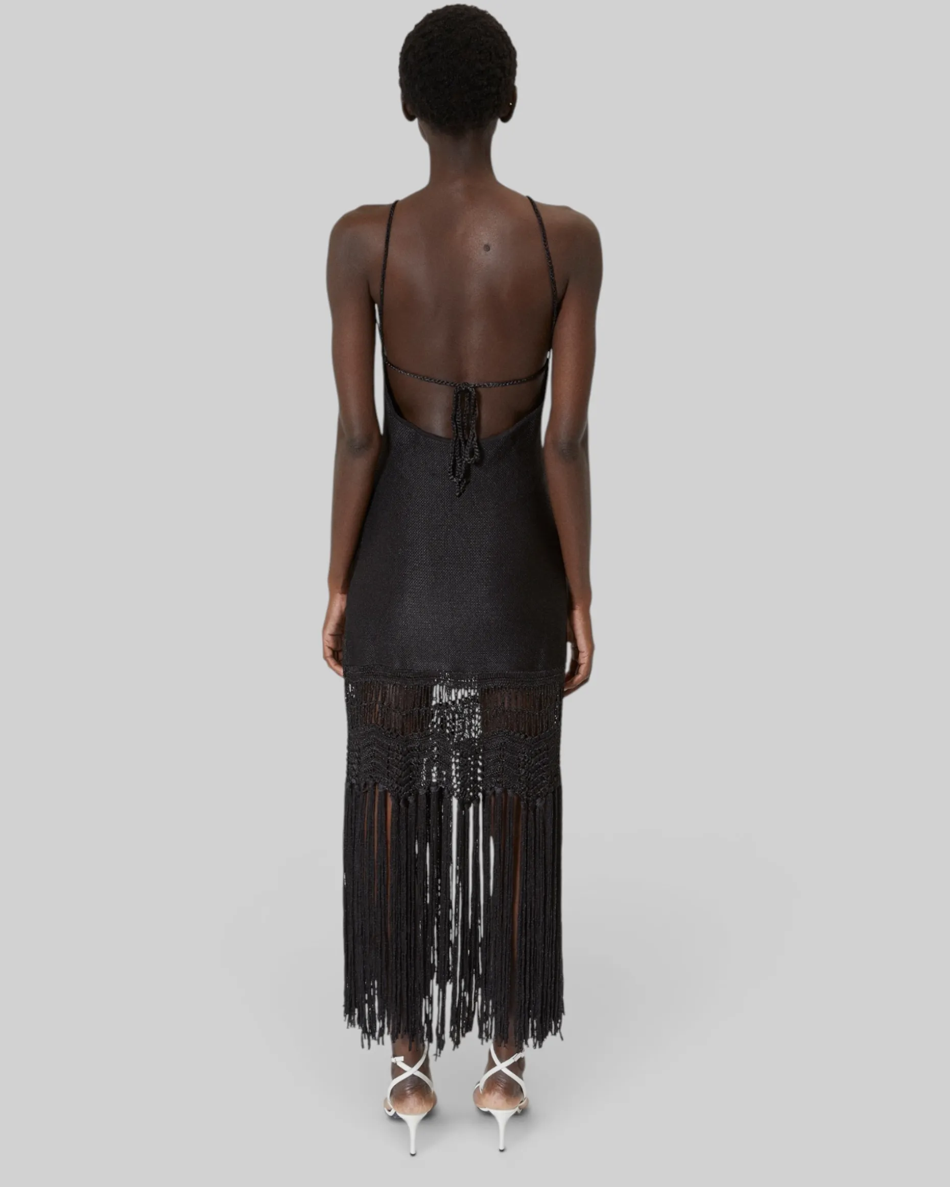 Robe longue dos nu avec franges en maille noire