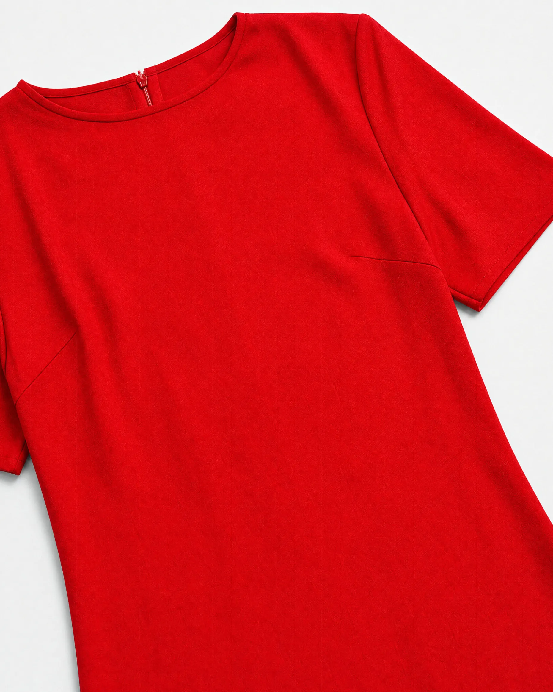 Robe longue en satin rouge