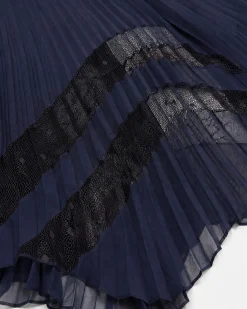Robe longue plissée avec dentelle bleu marine