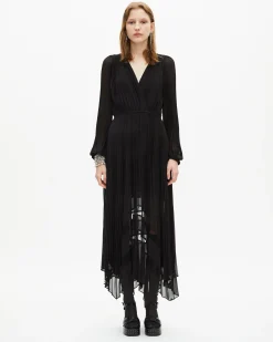 Robe longue plissée avec dentelle noire