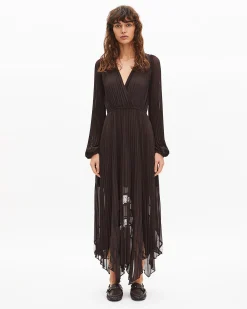 Robe longue plissée marron