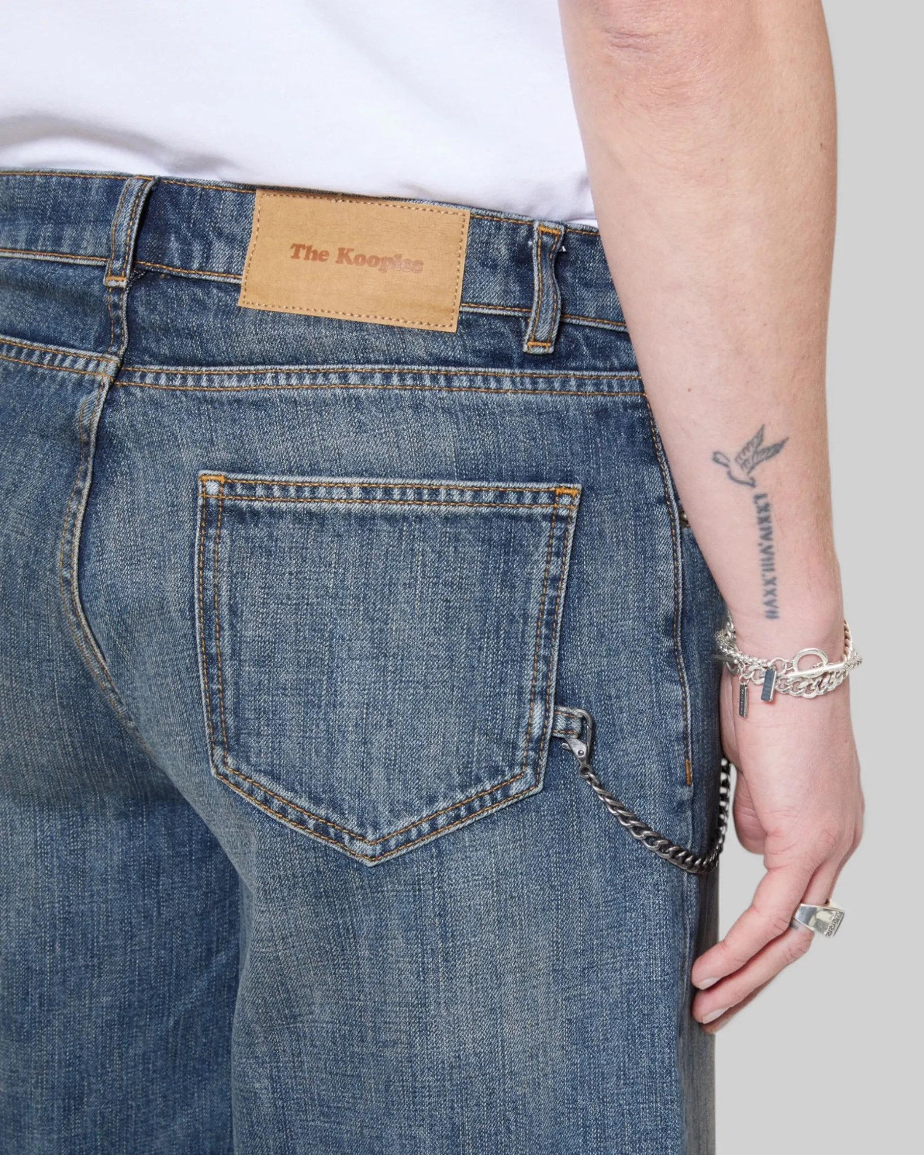Short en denim avec chaîne bleu