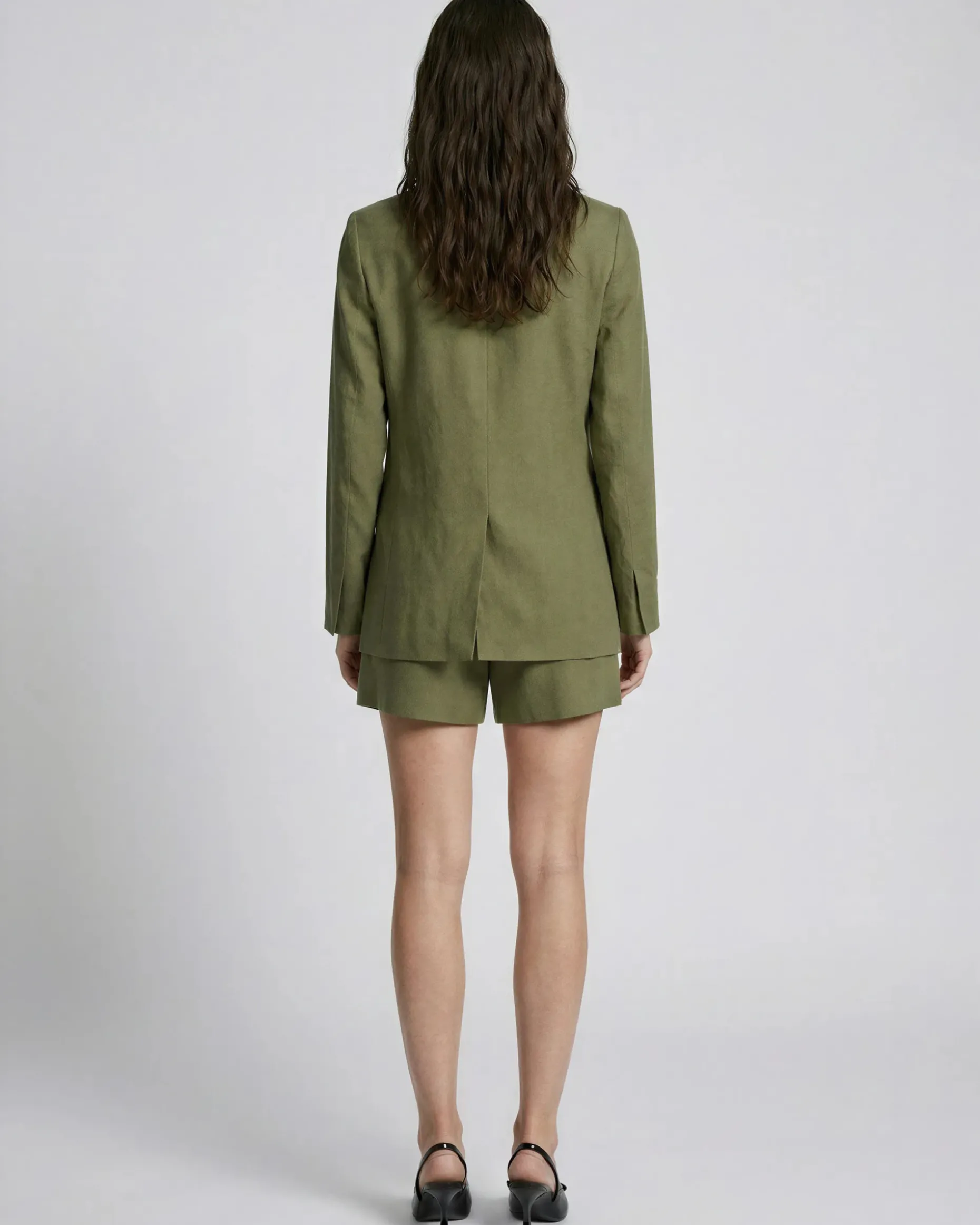 Short en lin kaki