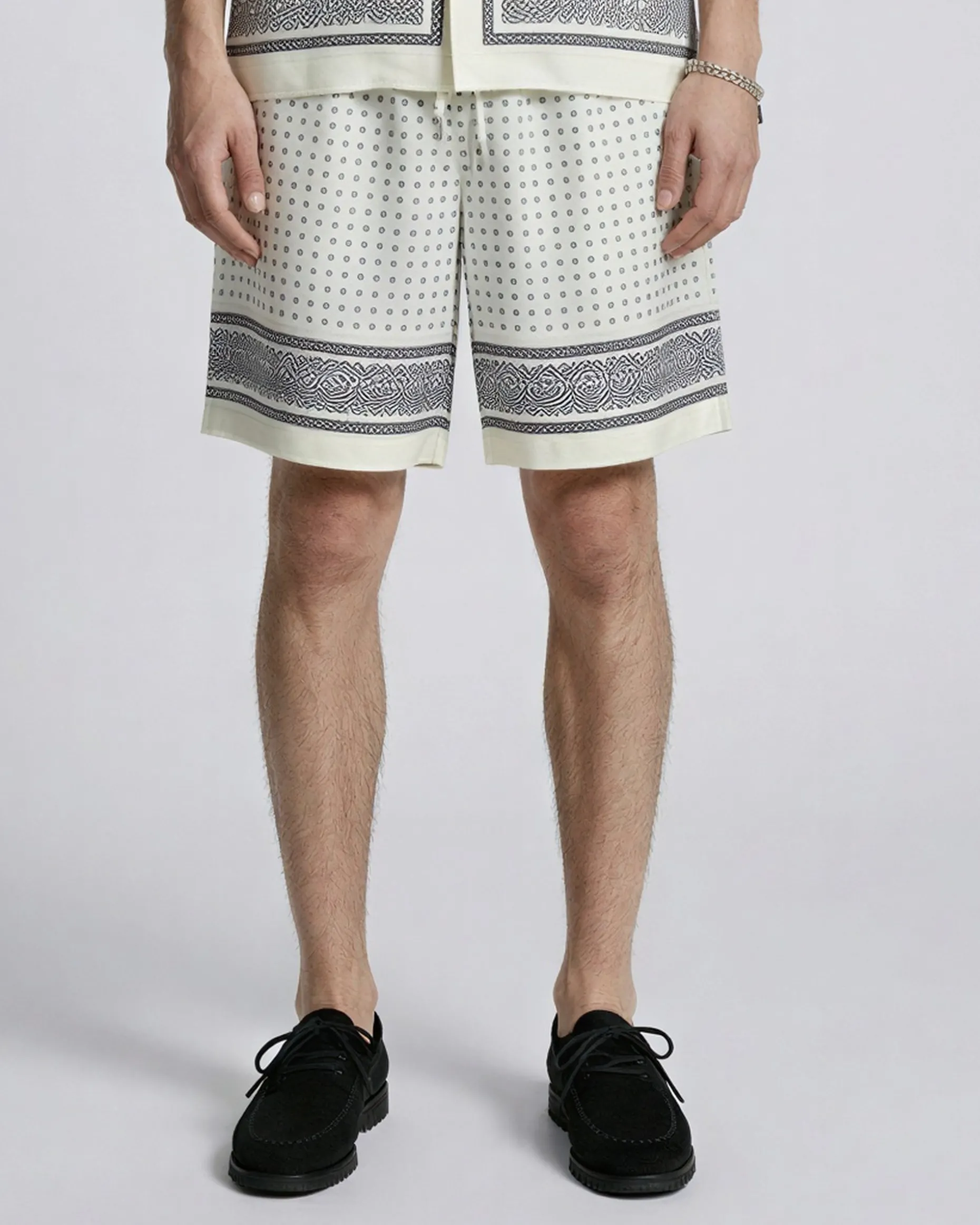 Short imprimé bandana écru