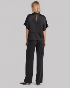 Top avec lavallière en satin noir