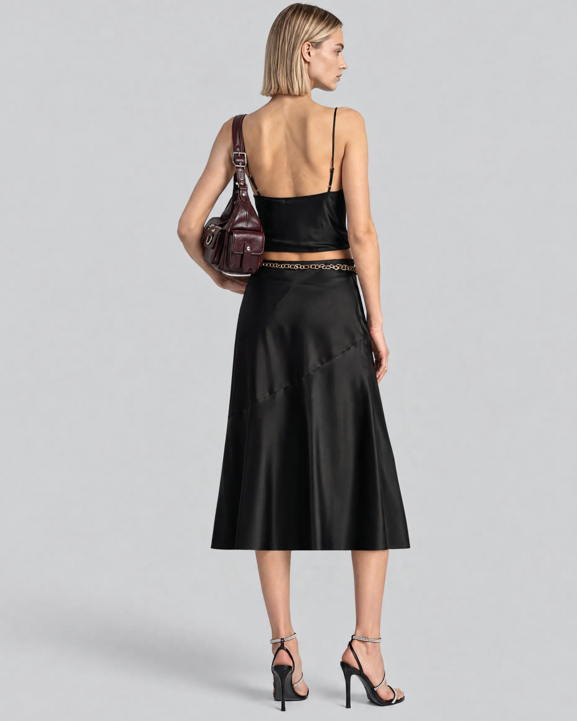 Top fines bretelles en satin noir
